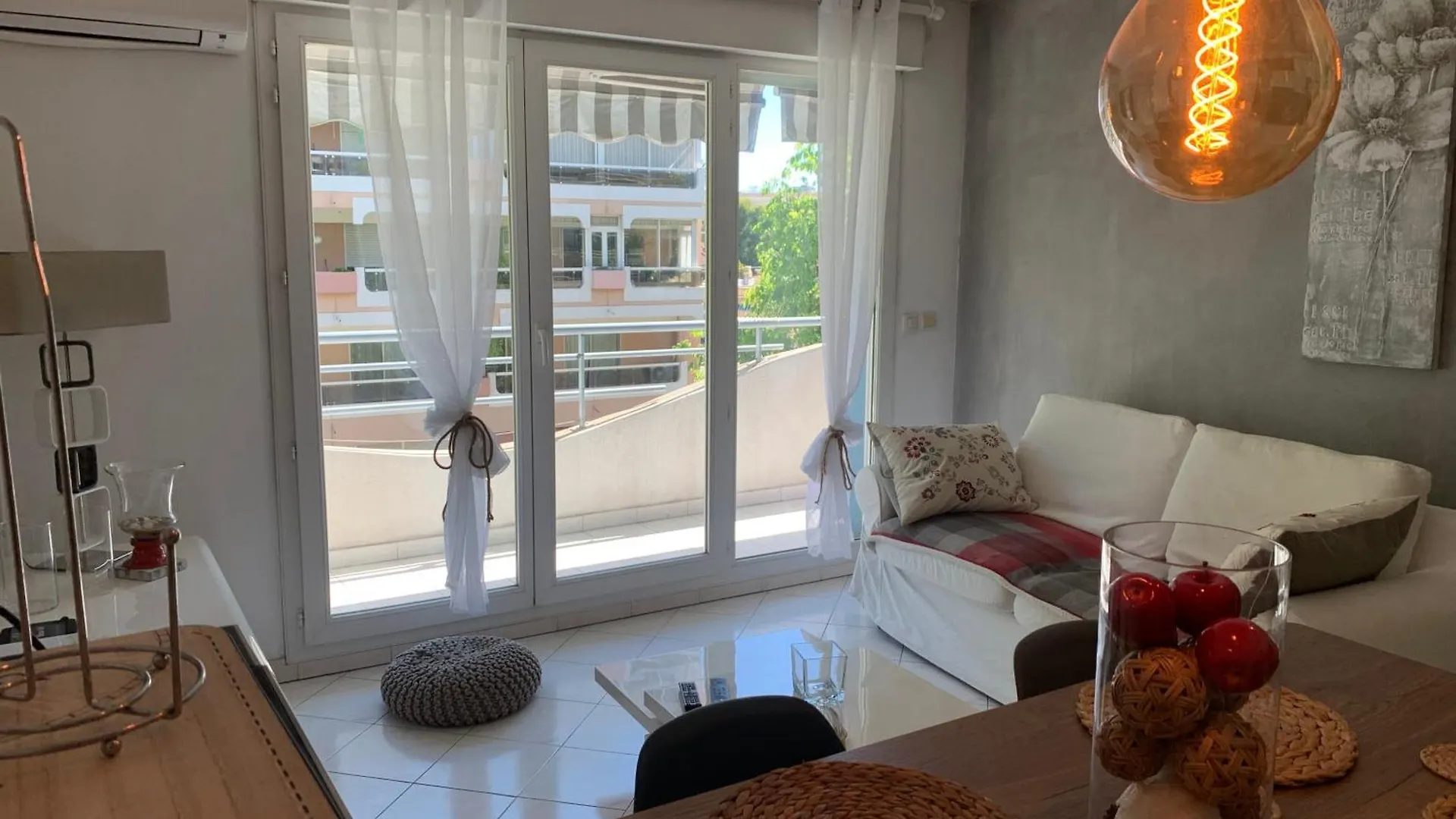 Lamer Juan-les-Pins 0*,  France